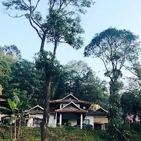Danny'S Den Villa Madikeri Exteriör bild