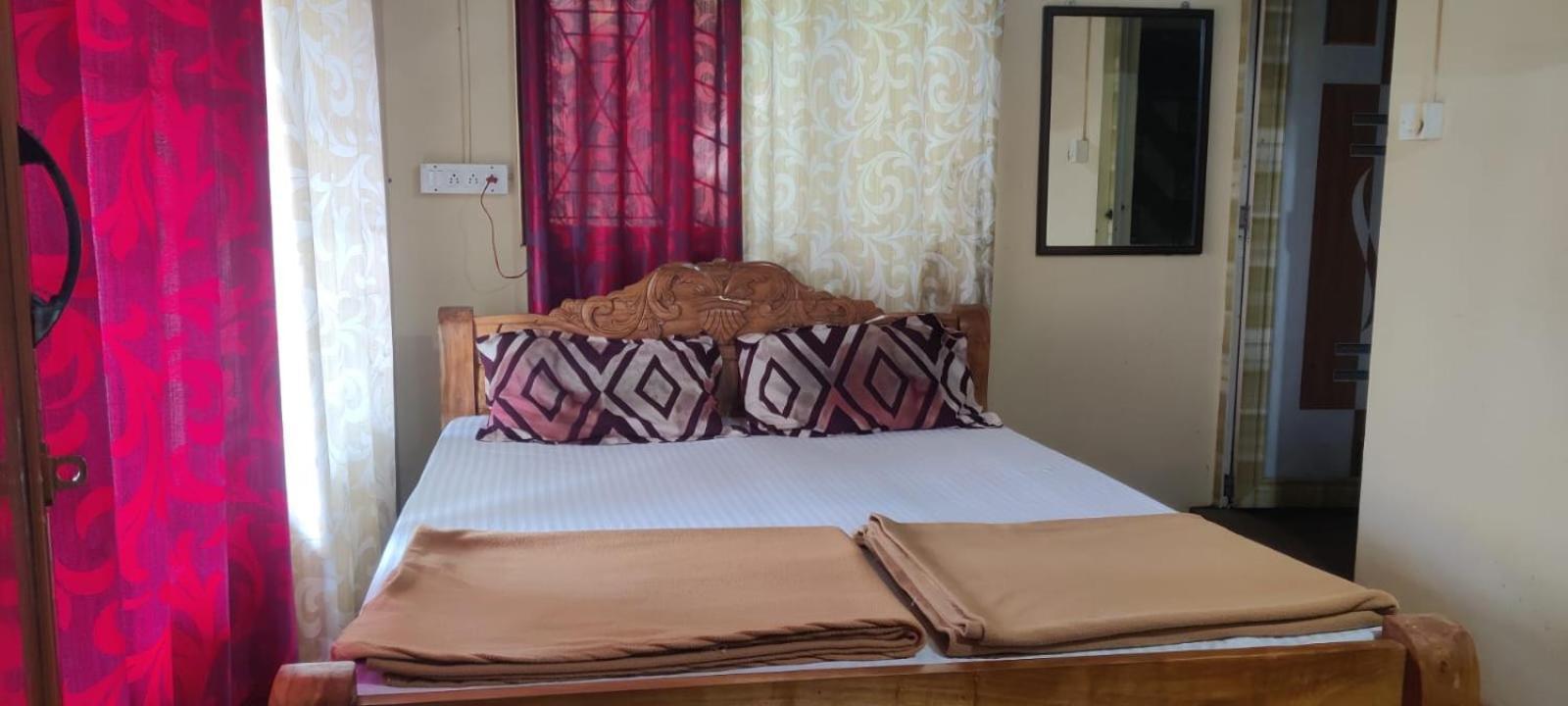 Danny'S Den Villa Madikeri Exteriör bild