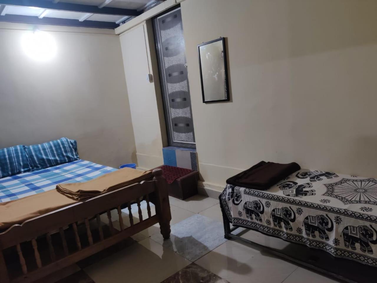 Danny'S Den Villa Madikeri Exteriör bild